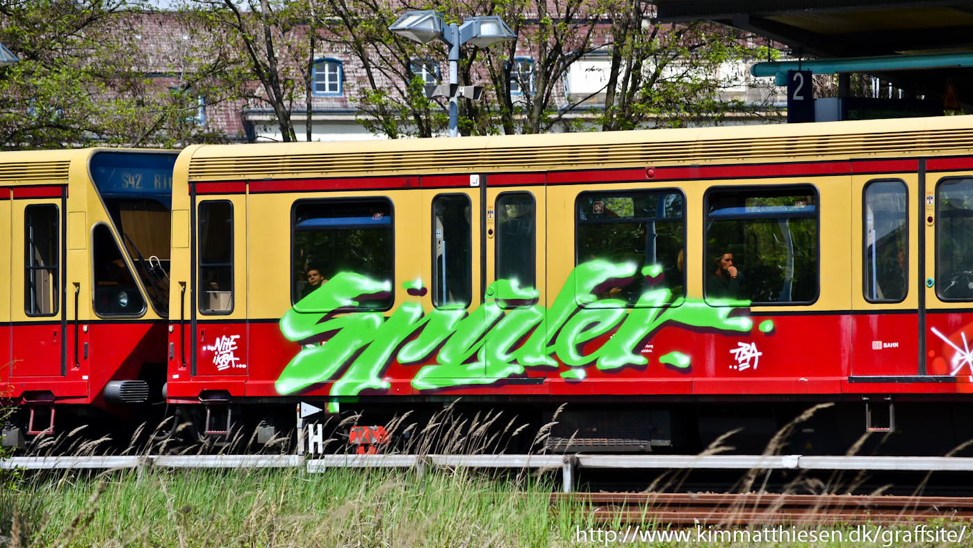 berlin_graffiti_travels_dsc_7701.jpg